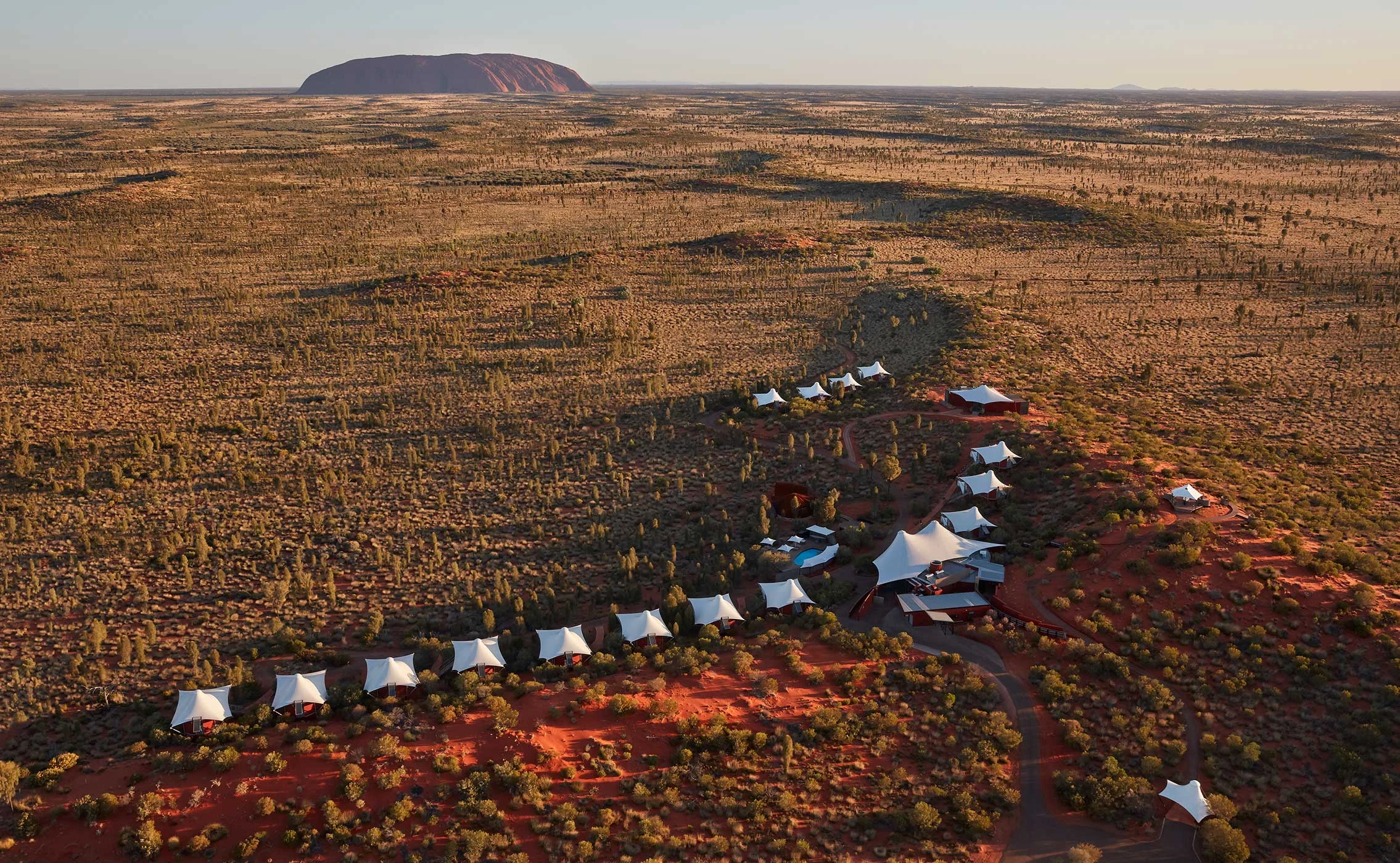 Longitude 131° 经度131度沙漠营地核心旅行景观